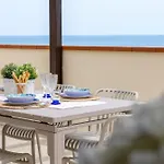Italian Experience-la Terrazza Sul Conero * Porto Recanati