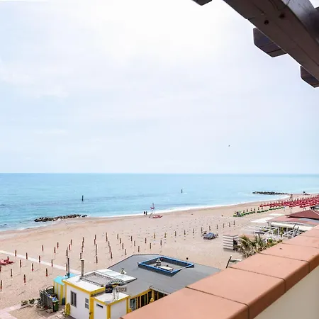 Italian Experience-la Terrazza Sul Conero Lägenhet